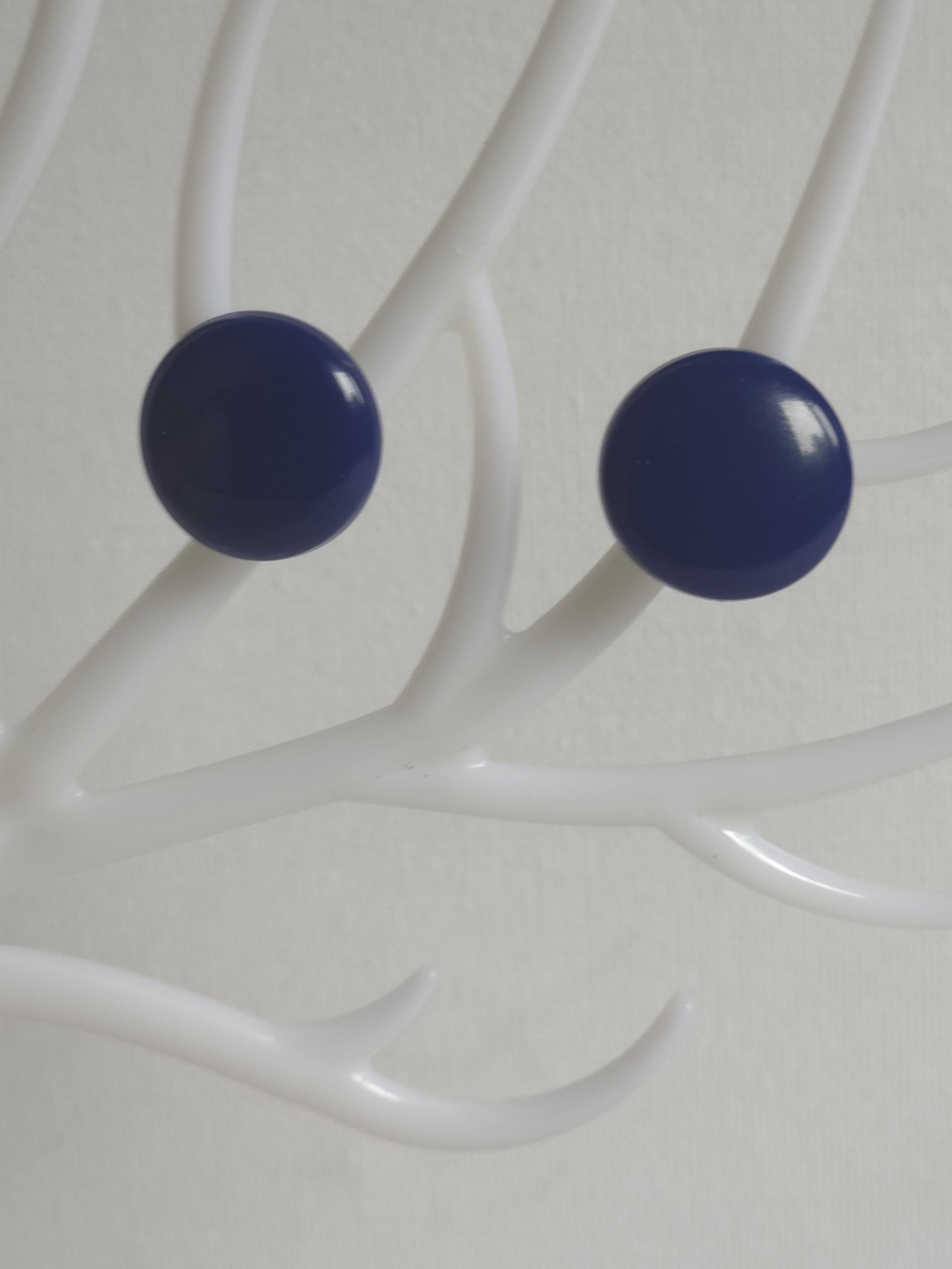 Vintage 1980s Cobalt Navy Blue Enamel Button Clip On Earrings Gold Tone - Picture 9 of 11